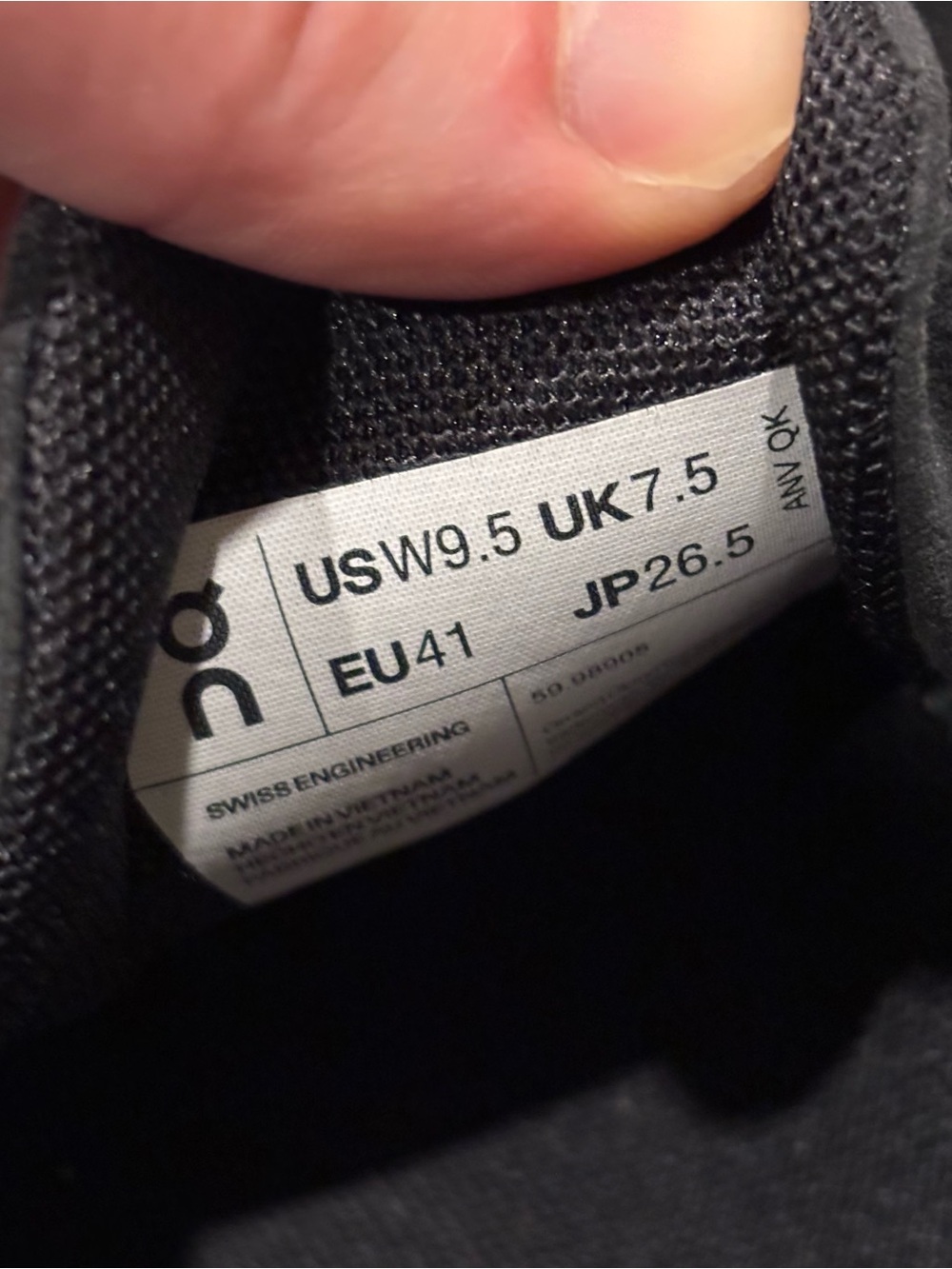 On Running Cloud 6 Triple Black Athletic Shoes Womens U.S. 9.5 - Picture 5 of 6